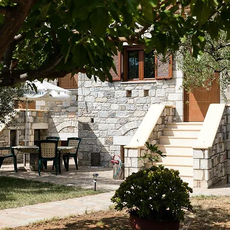 Chioureas * Lévktron