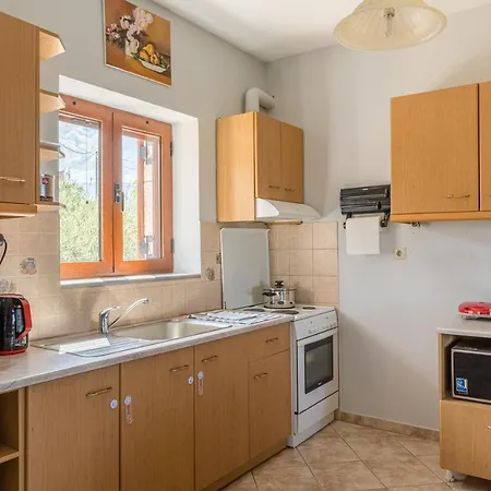 Apartment Chioureas Levktron