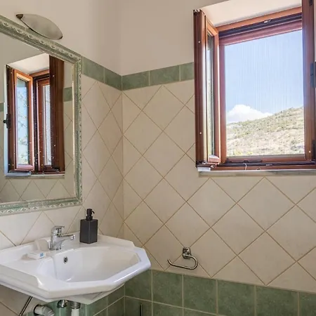 Chioureas Apartment *