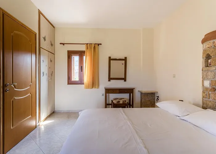 Chioureas Apartament Lévktron