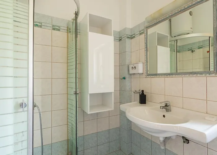 Chioureas Apartament Lévktron