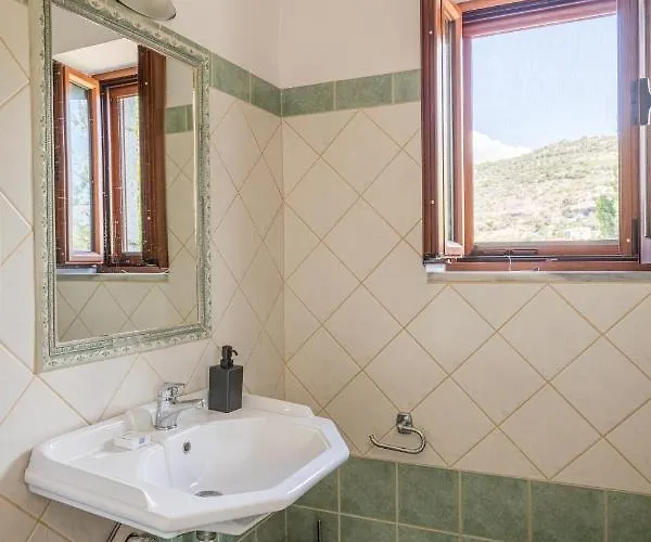 Apartament Chioureas